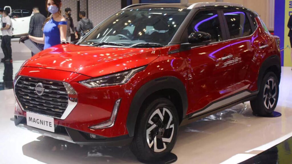 2 लाख घरों में पहुंची इस SUV ने बना दिया रिकॉर्ड, कीमत सिर्फ ₹6.14 लाख से शुरू