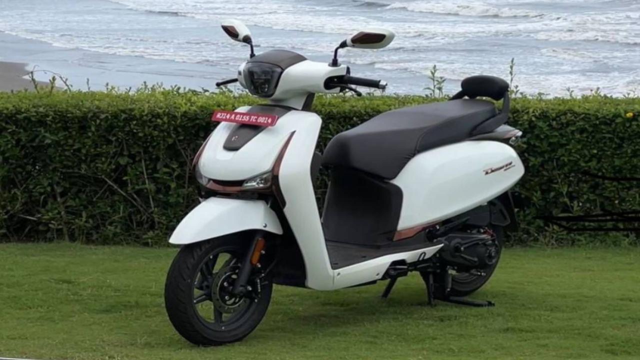 इस स्कूटर ने बाइक को दी टक्कर! 1 लीटर में दिया इतना तगड़ा माइलेज, हर कोई हैरान