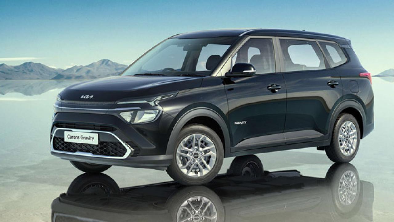 Kia Carens Clavis: 1 लीटर में कितनी माइलेज? जानें फीचर्स और सेफ्टी
