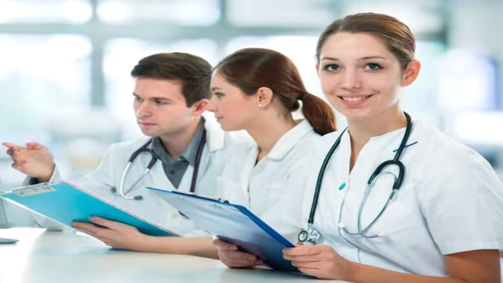 यह देश जहां MBBS पढ़ाई इतनी महंगी कि घर-बंगला बेचने पड़ते हैं!
