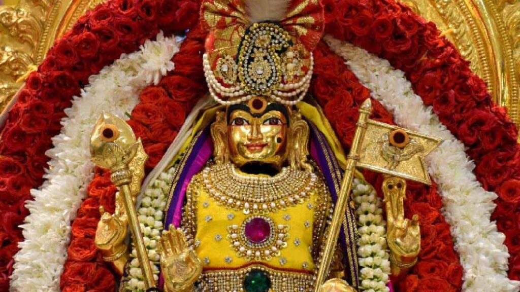 कुलदेवी-देवता कौन हैं? जानिए उनकी पूजा क्यों है ज़रूरी!