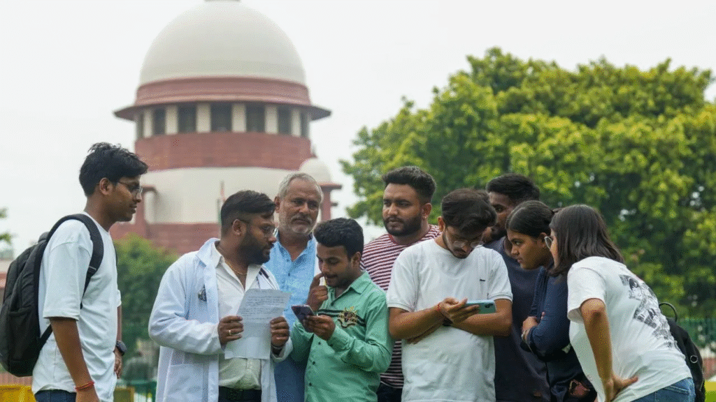 NEET UG 2024 रिजल्ट पर MP हाईकोर्ट की रोक, ये है कारण
