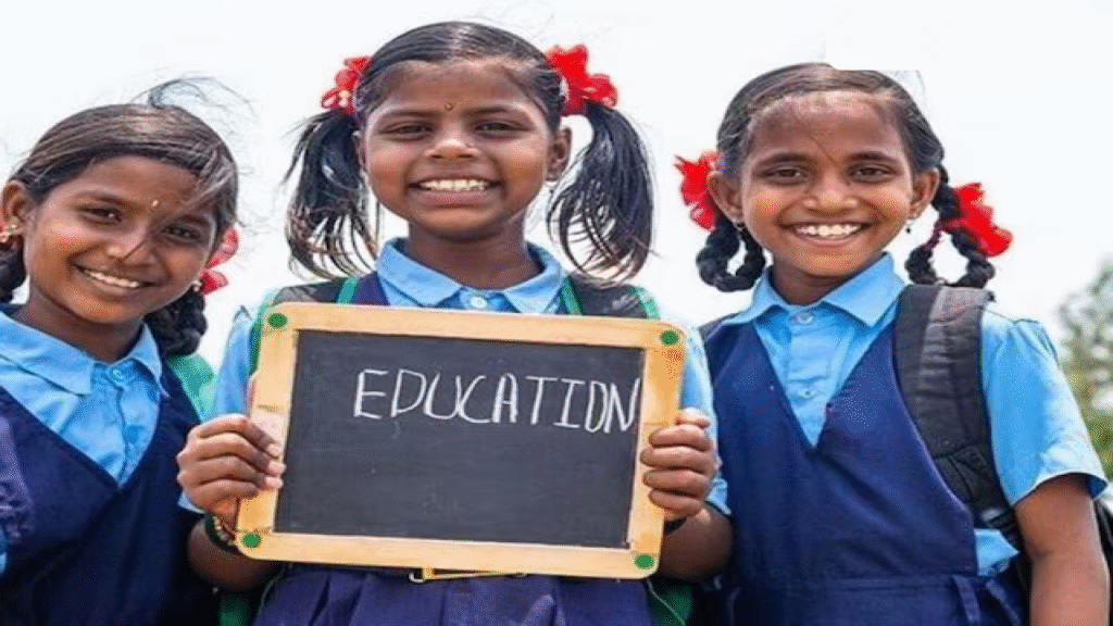 बिहार के स्कूलों में अटेंडेंस का नया नियम, अब हाजिरी होगी बायोमेट्रिक से, हर छात्र की खींची जाएगी फोटो