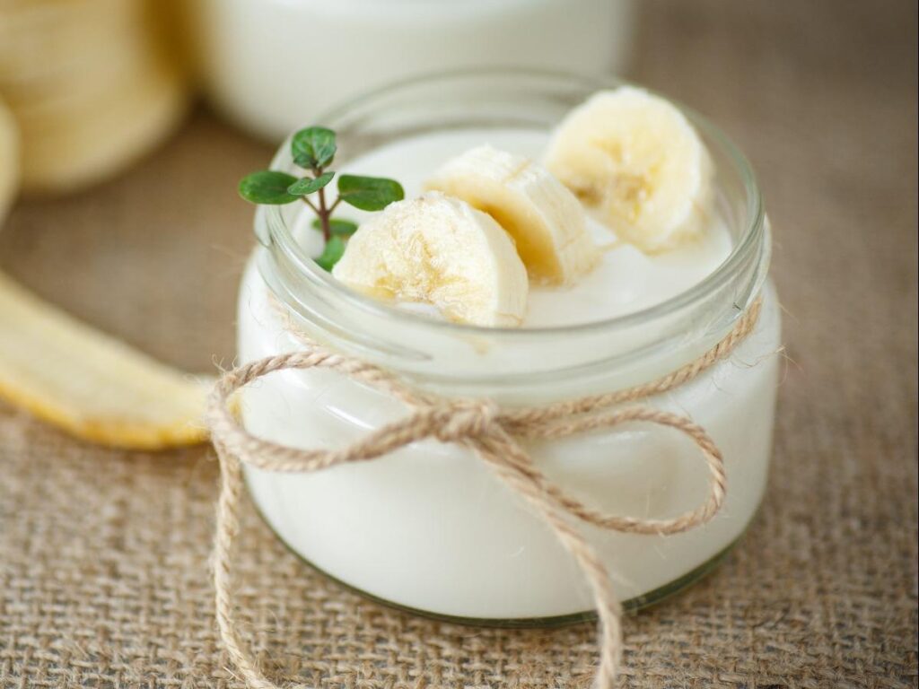 Curd and banana