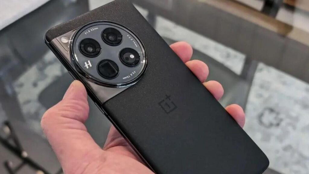 OnePlus का प्रीमियम 5G स्मार्टफोन लॉन्च, कीमत सुनकर नहीं होगा यकीन! 5400 mAh बैटरी 64MP कैमरा, 16GB रैम और 512 GB स्टोरेज के साथ मिल रहा दमदार फीचर्स