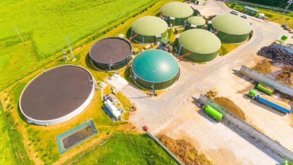 बायोगैस यूनिट के लिए सरकार देगी ₹10,000 तक की सब्सिडी, LPG सिलेंडर पर बचेंगे ₹3,618 करोड़