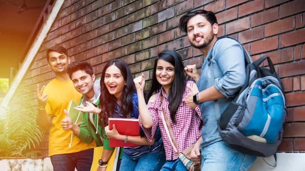 Fee Refund Scheme: सरकार चला रही कॉलेज फीस वापसी योजना, सारी फीस हो जाएगी वापस, तुरंत करें अप्लाई