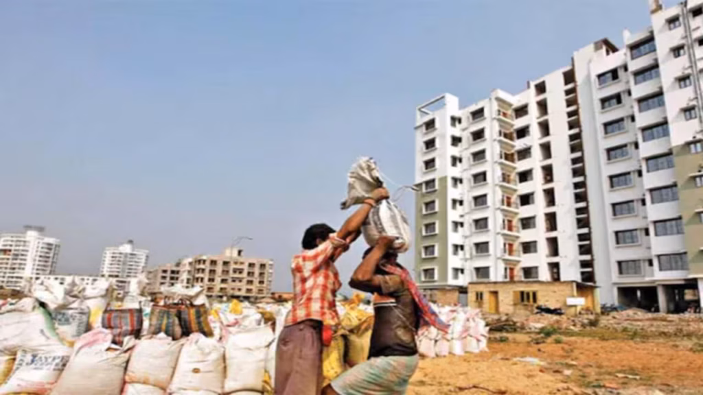 Noida News: नोएडा में 50 से ज्यादा सोसायटी होंगी जमींदोज, अगर खुद नहीं गिराया तो चलेगा बुलडोजर, 39 डेवलपर्स को मिला नोटिस