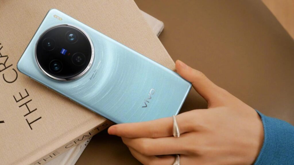 Vivo के जबरदस्त कैमरा फोन पर भारी छूट! मिलेगा 5G, दमदार प्रोसेसर और 120W फास्ट चार्जिंग