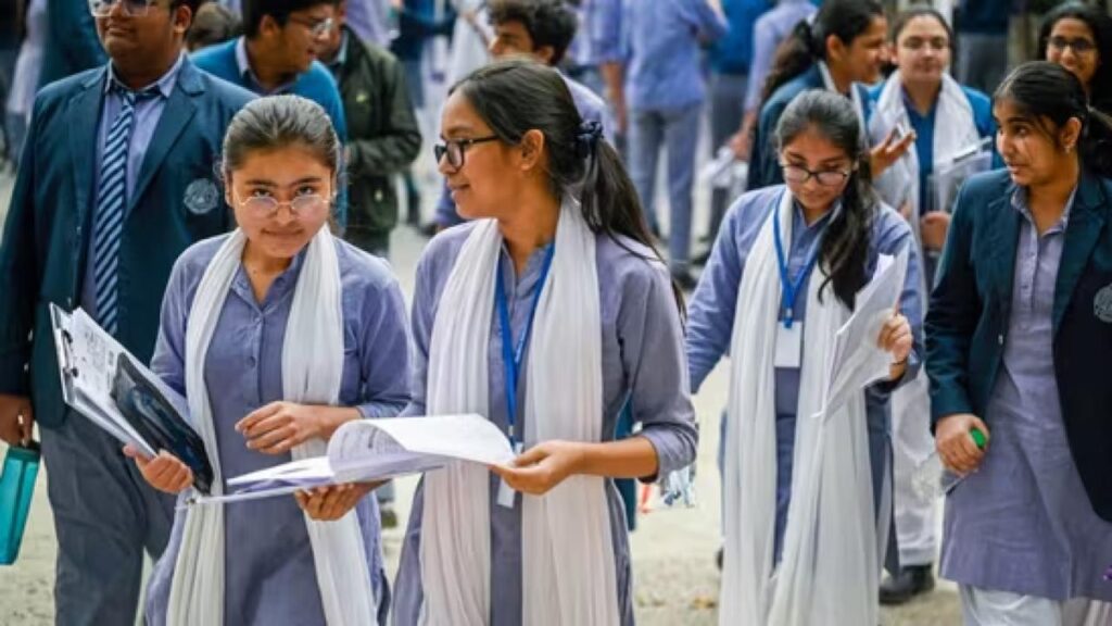 UP Board Admission Rules Update: यूपी बोर्ड ने बदला एडमिशन का नियम! अब सिर्फ इन्हें जमा करनी होगी TC
