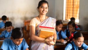 टीचर्स के लिए सुनहरा मौका! 44,000 से ज्यादा पदों पर होगी भर्ती, CM का बड़ा ऐलान