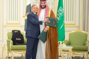 Islamic NATO – Pakistan & Saudi Arabia: पाकिस्तान-सऊदी का बड़ा कदम! इस्लामिक NATO की ओर बढ़े हाथ, भारत पर क्या बोला किंगडम?