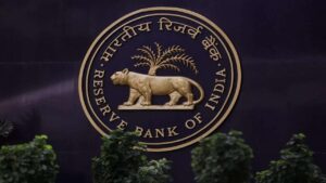 RBI ने पांच बैंकों पर की सख्त कार्रवाई, कहीं आपका अकाउंट तो नहीं है इनमें