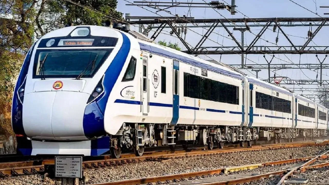 वंदे भारत ट्रेन का असली मालिक कौन? हर साल करोड़ों का किराया क्यों देती है रेलवे, जानें