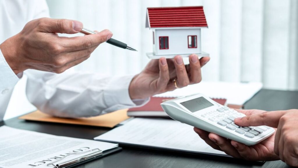 पिता की मौत के 2 हफ्ते बाद बेटे को पता चला ₹18.5 लाख का लोन, पूछ रहा कौन भरेगा, जानें ऐसे में क्या करते हैं