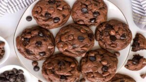Eggless Cookies: घर पर बनाएं बाजार जैसी चॉकलेट चिप कुकीज, स्वाद ऐसा कि बच्चे बेकरी का बिस्किट भूल जाएंगे। 1 Eggless Cookies: घर पर बनाएं बाजार जैसी चॉकलेट चिप कुकीज, स्वाद ऐसा कि बच्चे बेकरी का बिस्किट भूल जाएंगे।