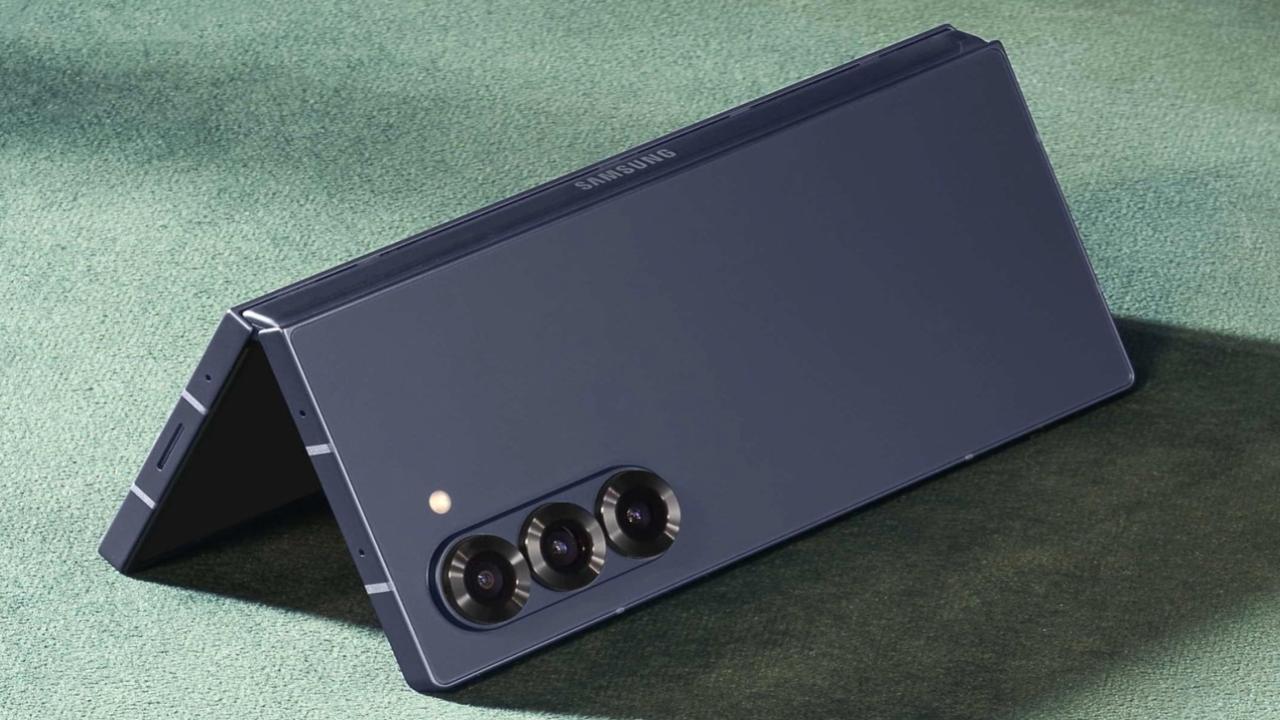 Samsung का तोहफा! 200MP कैमरा और 8 इंच स्क्रीन वाले 5G फोल्डेबल फोन पर ₹14,000 की सीधी छूट, हाथ से न जाने दें मौका